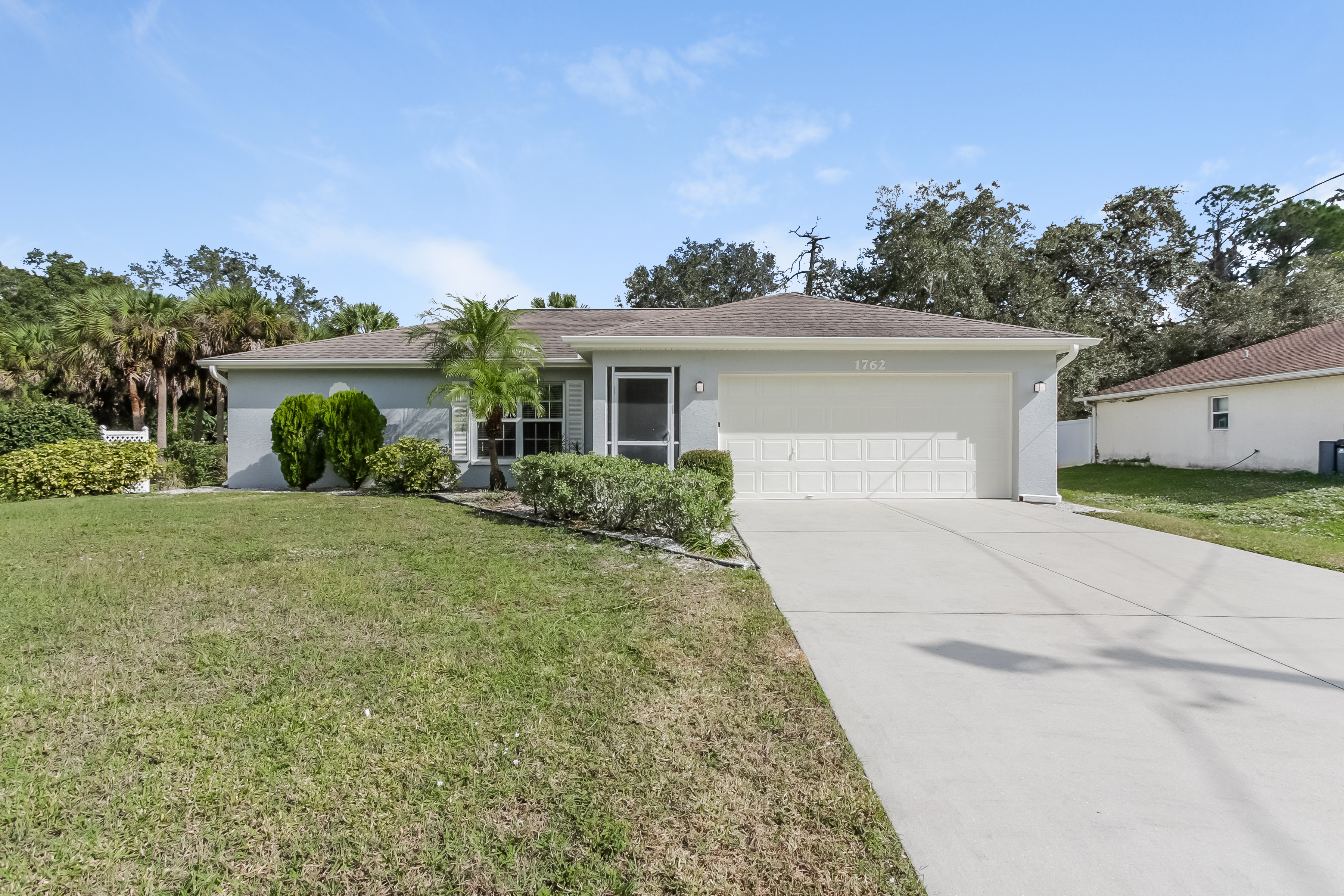 1762 S Chamberlain Blvd North Port, FL 34286